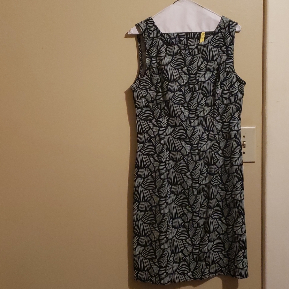 No sleeve dress